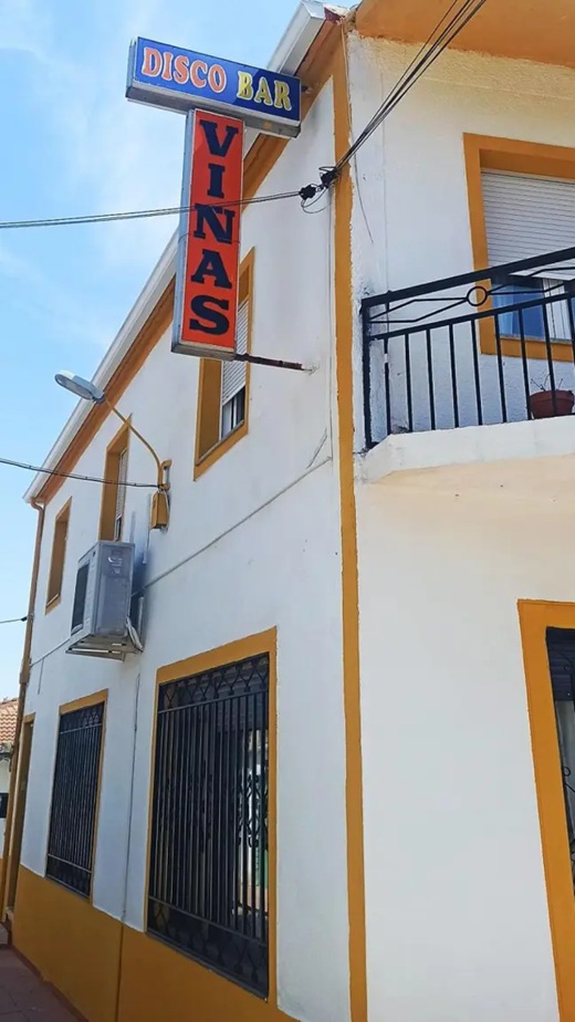 Imagen del exterior del Bar Viñas en Fresno el Viejo Fotografía cedida a EL ESPAÑOL de Castilla y León Imagen del exterior del Bar Viñas en Fresno el Viejo Fotografía cedida a EL ESPAÑOL de Castilla y León